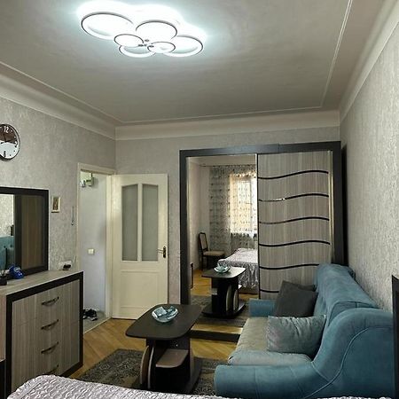 Yerevan Nice Apartment With Balcony For Rent Exterior photo